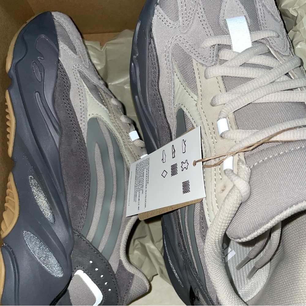 Yeezy Boost 700